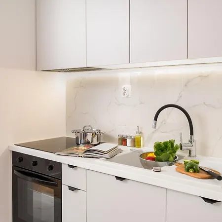 Pulawska Mokotow 2-bedroom & Living Room, Balcony & Free Parking On Site Lägenhet *