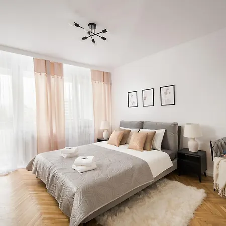 Apartment Pulawska Mokotow 2-bedroom & Living Room, Balcony & Free Parking On Site *