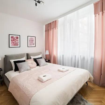 Apartment Pulawska Mokotow 2-bedroom & Living Room, Balcony & Free Parking On Site Warsaw