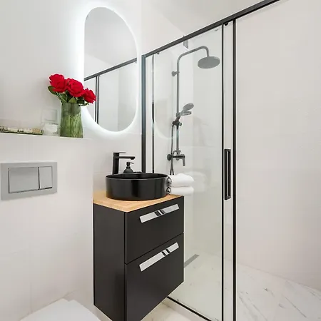 Pulawska Mokotow 2-bedroom & Living Room, Balcony & Free Parking On Site Apartment *