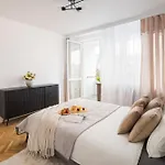 Pulawska Mokotow 2-bedroom & Living Room, Balcony & Free Parking On Site Appartamento