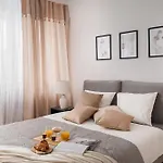 Appartamento Pulawska Mokotow 2-bedroom & Living Room, Balcony & Free Parking On Site Varsavia
