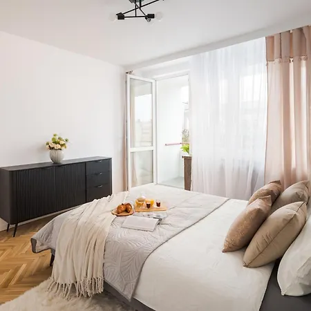 Pulawska Mokotów 2-bedroom&living Room, Balcony&free Parking On Site Apartamento