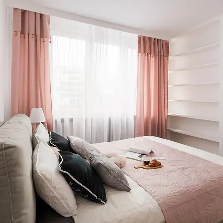 Pulawska Mokotów 2-bedroom&living Room, Balcony&free Parking On Site * Varsóvia