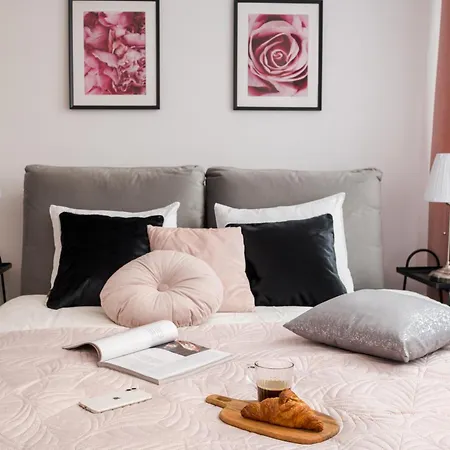 Pulawska Mokotow 2-bedroom & Living Room, Balcony & Free Parking On Site