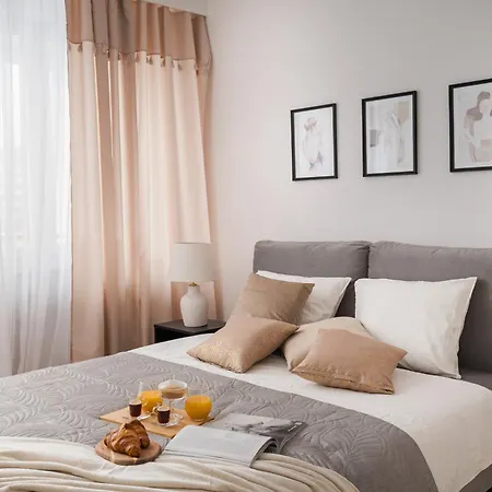 Apartment Pulawska Mokotow 2-bedroom & Living Room, Balcony & Free Parking On Site Warschau