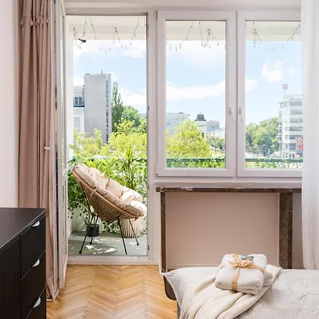 Appartement Pulawska Mokotow 2-bedroom & Living Room, Balcony & Free Parking On Site *