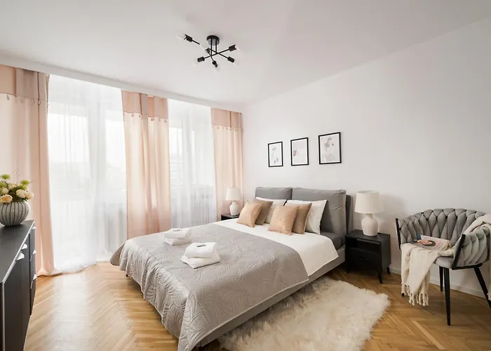 Apartment Pulawska Mokotow 2-bedroom & Living Room, Balcony & Free Parking On Site *