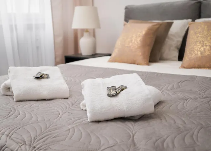 Pulawska Mokotow 2-bedroom & Living Room, Balcony & Free Parking On Site Apartment Warsaw