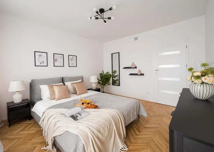 Pulawska Mokotow 2-bedroom & Living Room, Balcony & Free Parking On Site Apartment