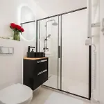 Pulawska Mokotow 2-bedroom & Living Room, Balcony & Free Parking On Site شقة *