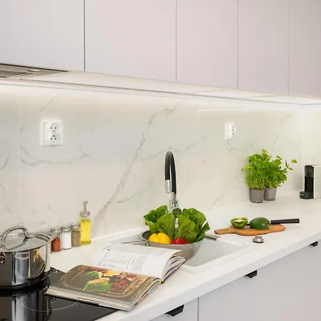 Pulawska Mokotow 2-bedroom & Living Room, Balcony & Free Parking On Site דירה